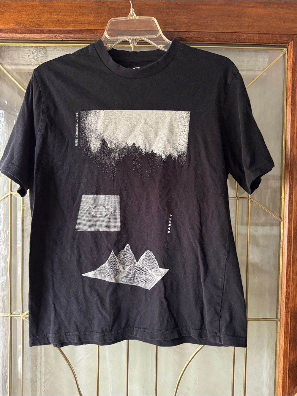Oakley Black Mountain Gear Short-Sleeve Tee with White Outdoor Graphic